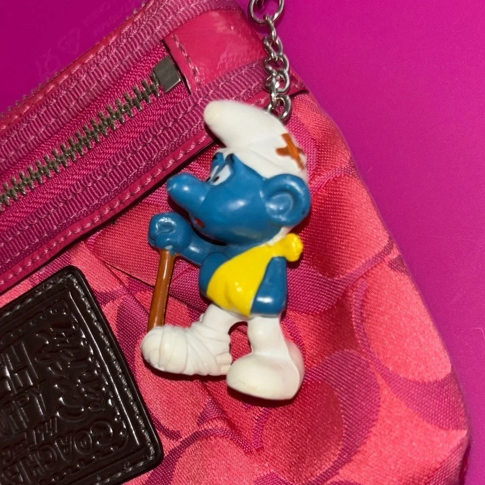 Vintage Smurf Keychain – Classic Cartoon Collectible